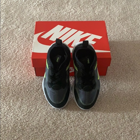 Brand New Kids Baby Nike Shoes Running Casual - Picture 4 of 4